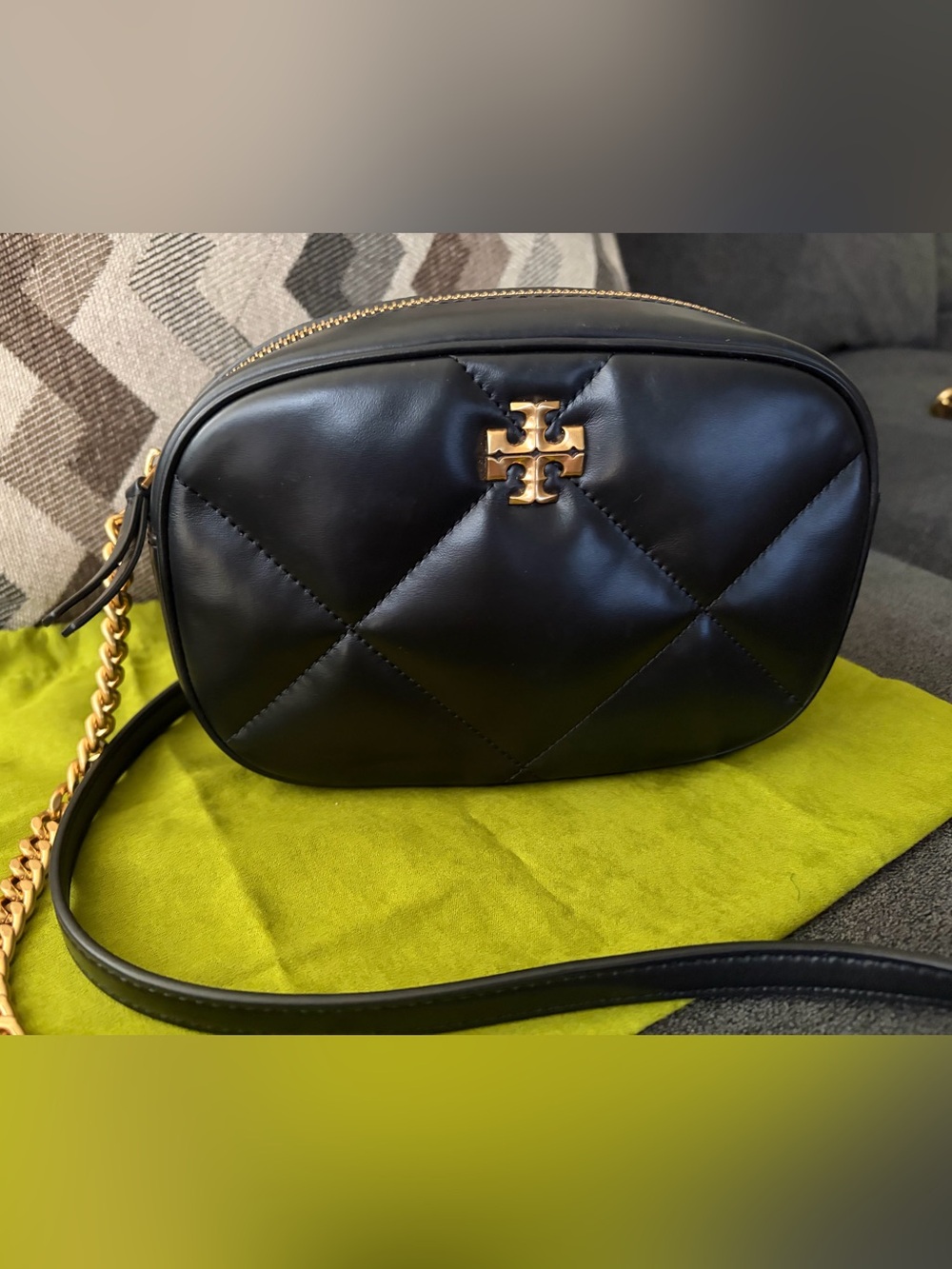Tory Burch Black Quilted Leather Crossbody with Gold Hardware - Picture 4 of 4